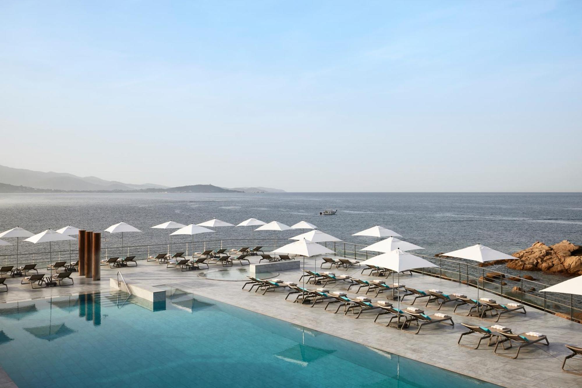 โซฟิเทล กอล์ฟ ดาฌัคชิโอ ธาลาสซา ซี แอนด์ สปา Hotel ปอร์ติชโช ภายนอก รูปภาพ