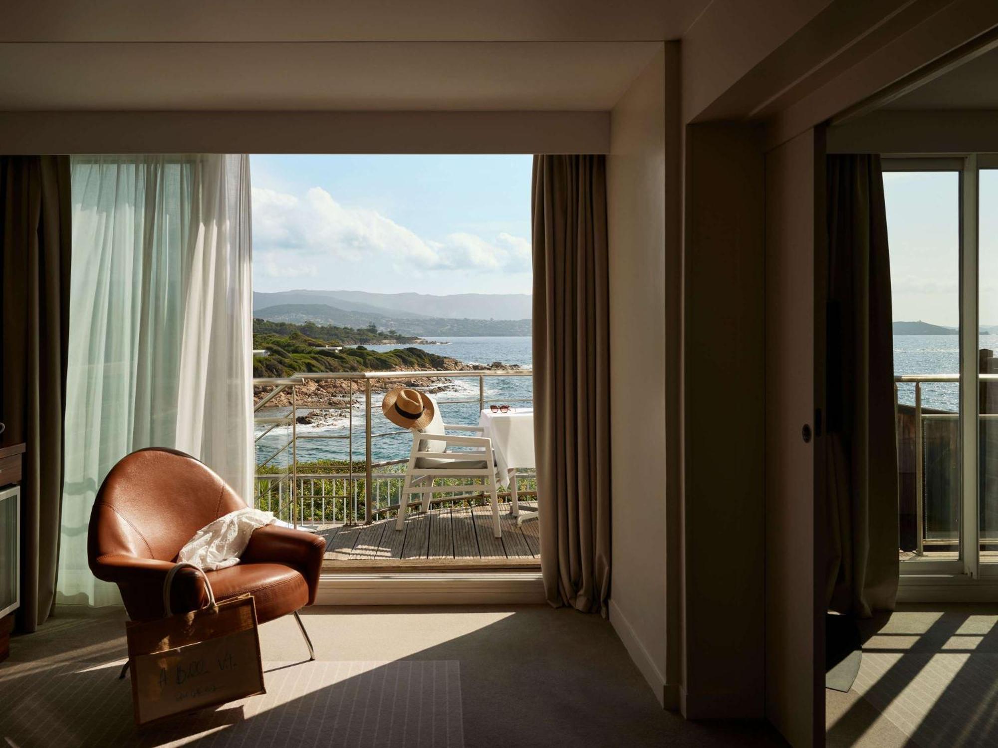 โซฟิเทล กอล์ฟ ดาฌัคชิโอ ธาลาสซา ซี แอนด์ สปา Hotel ปอร์ติชโช ภายนอก รูปภาพ